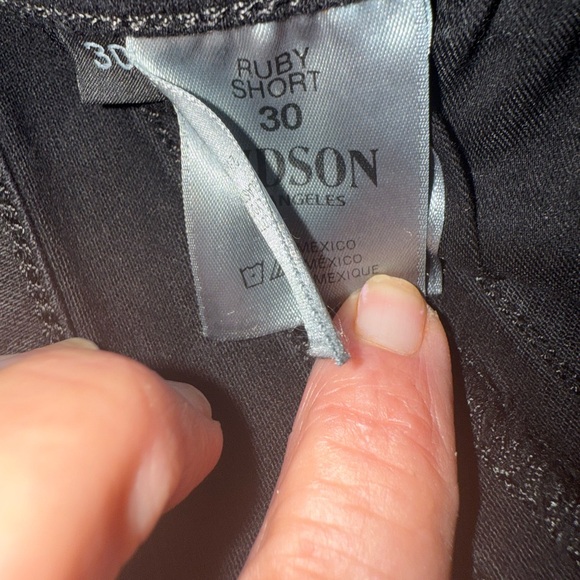 GREAT DEAL! NWT Darling Hudson Ruby Mid Thigh Cuffed Denim Shorts, Black, Sz 30! - Picture 8 of 8